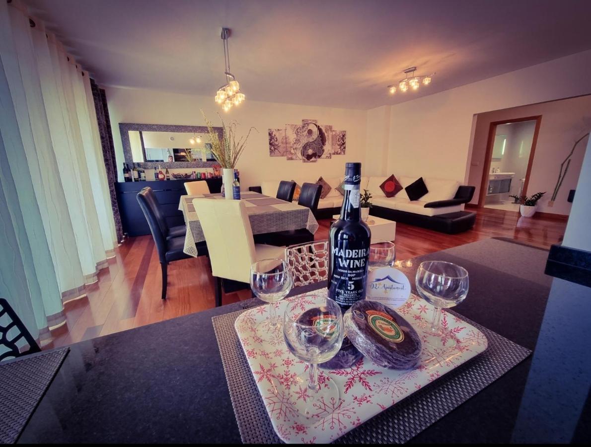 Big Apartment With Ocean Views, Ideal For Groups フンシャル エクステリア 写真