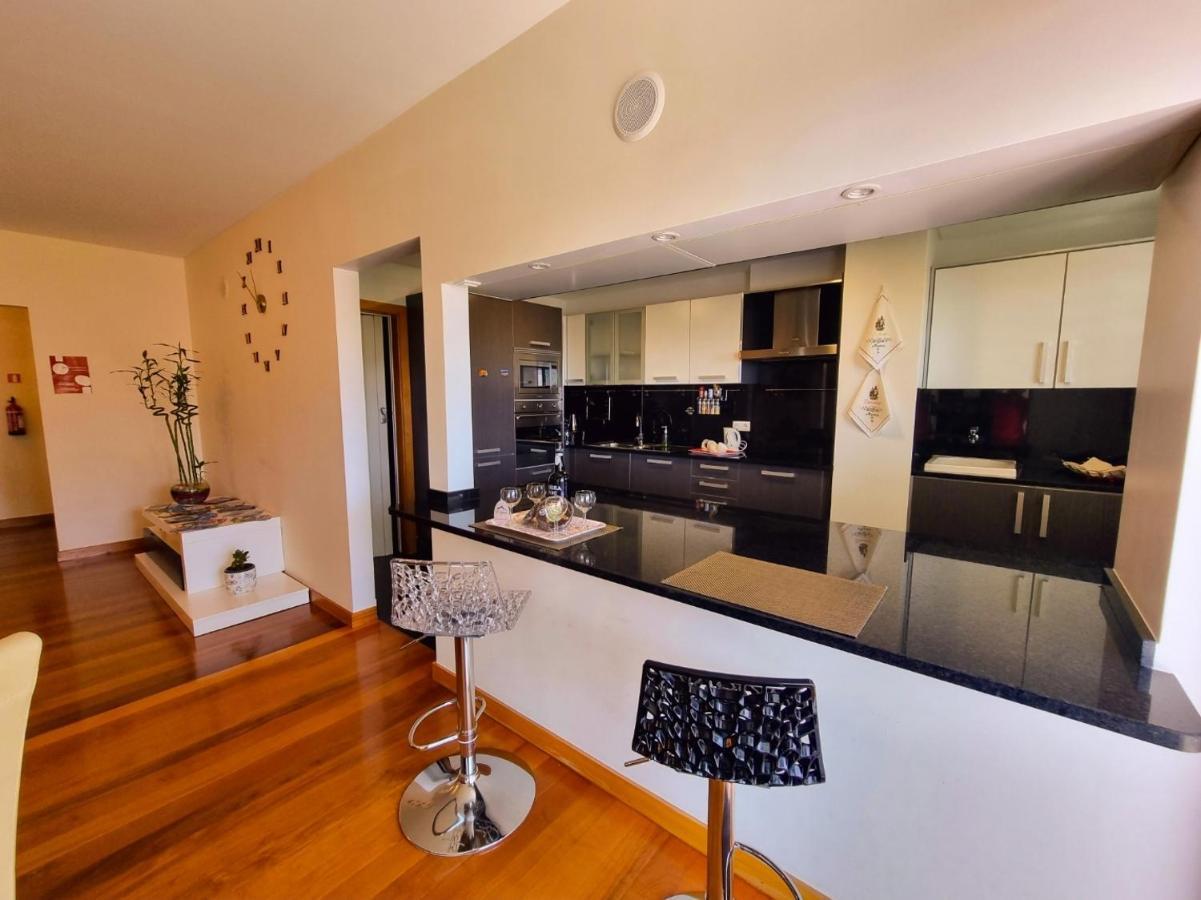 Big Apartment With Ocean Views, Ideal For Groups フンシャル エクステリア 写真