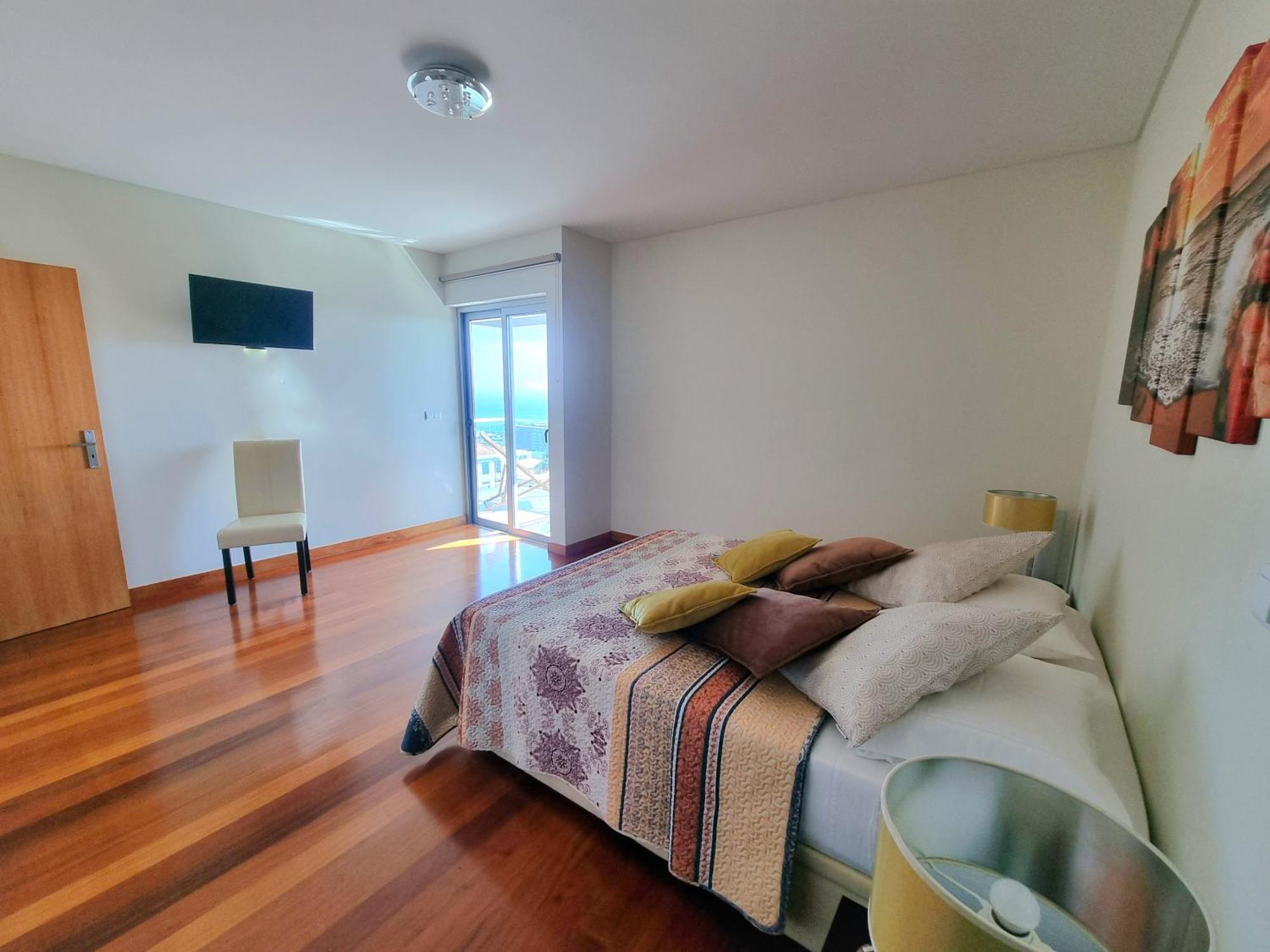 Big Apartment With Ocean Views, Ideal For Groups フンシャル エクステリア 写真