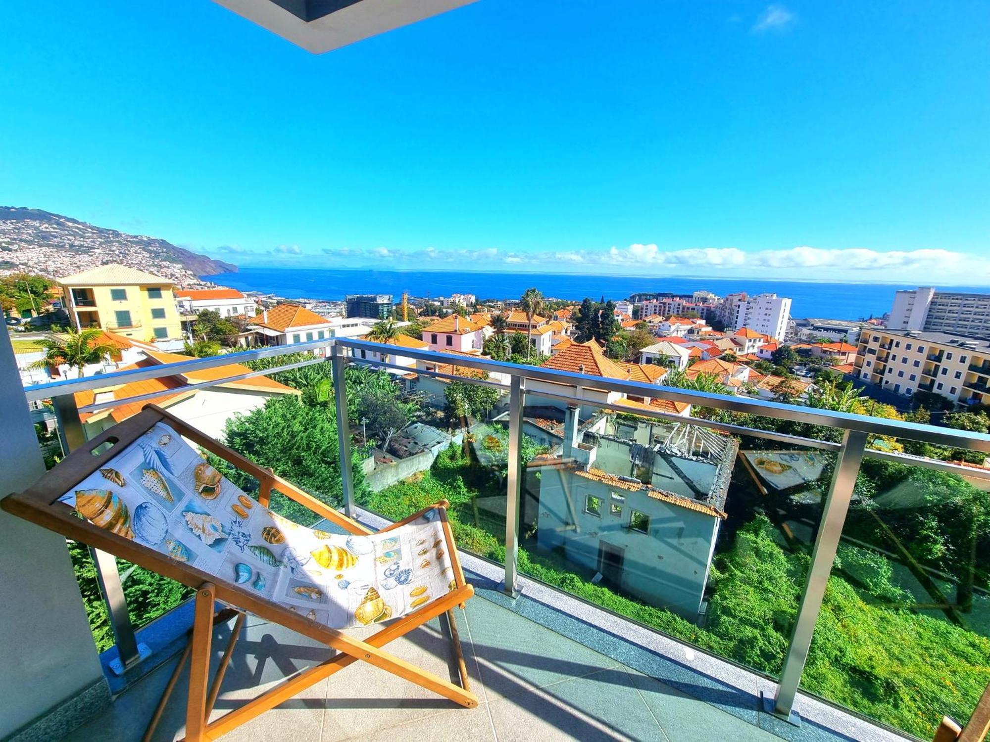 Big Apartment With Ocean Views, Ideal For Groups フンシャル エクステリア 写真