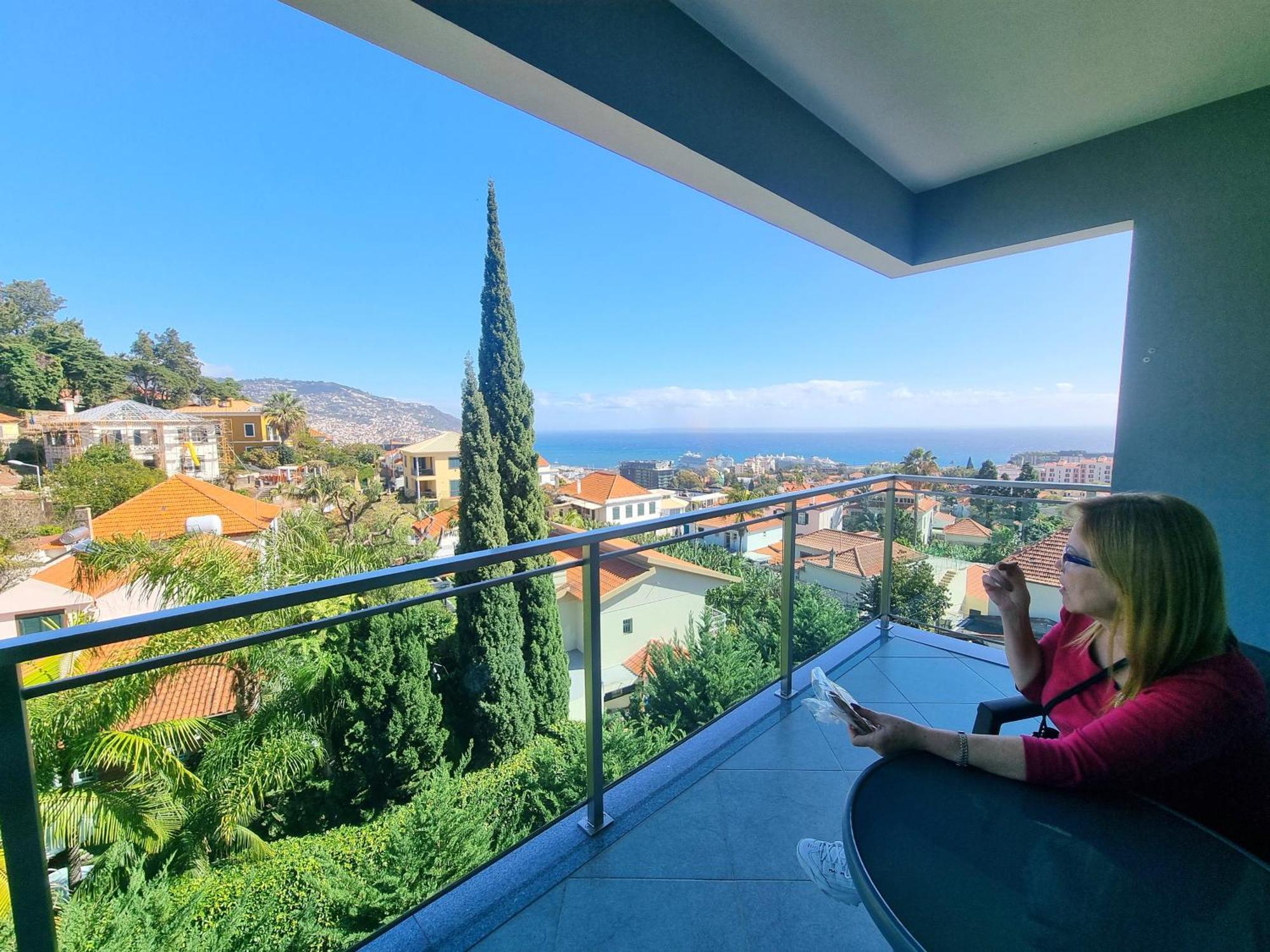 Big Apartment With Ocean Views, Ideal For Groups フンシャル エクステリア 写真