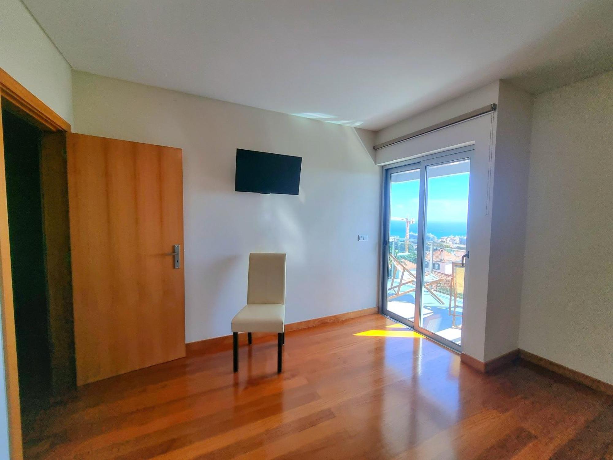 Big Apartment With Ocean Views, Ideal For Groups フンシャル エクステリア 写真