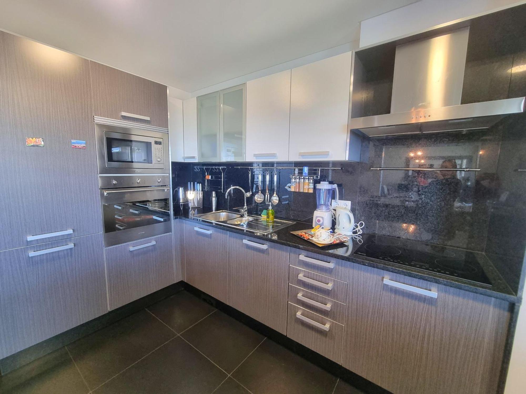 Big Apartment With Ocean Views, Ideal For Groups フンシャル エクステリア 写真