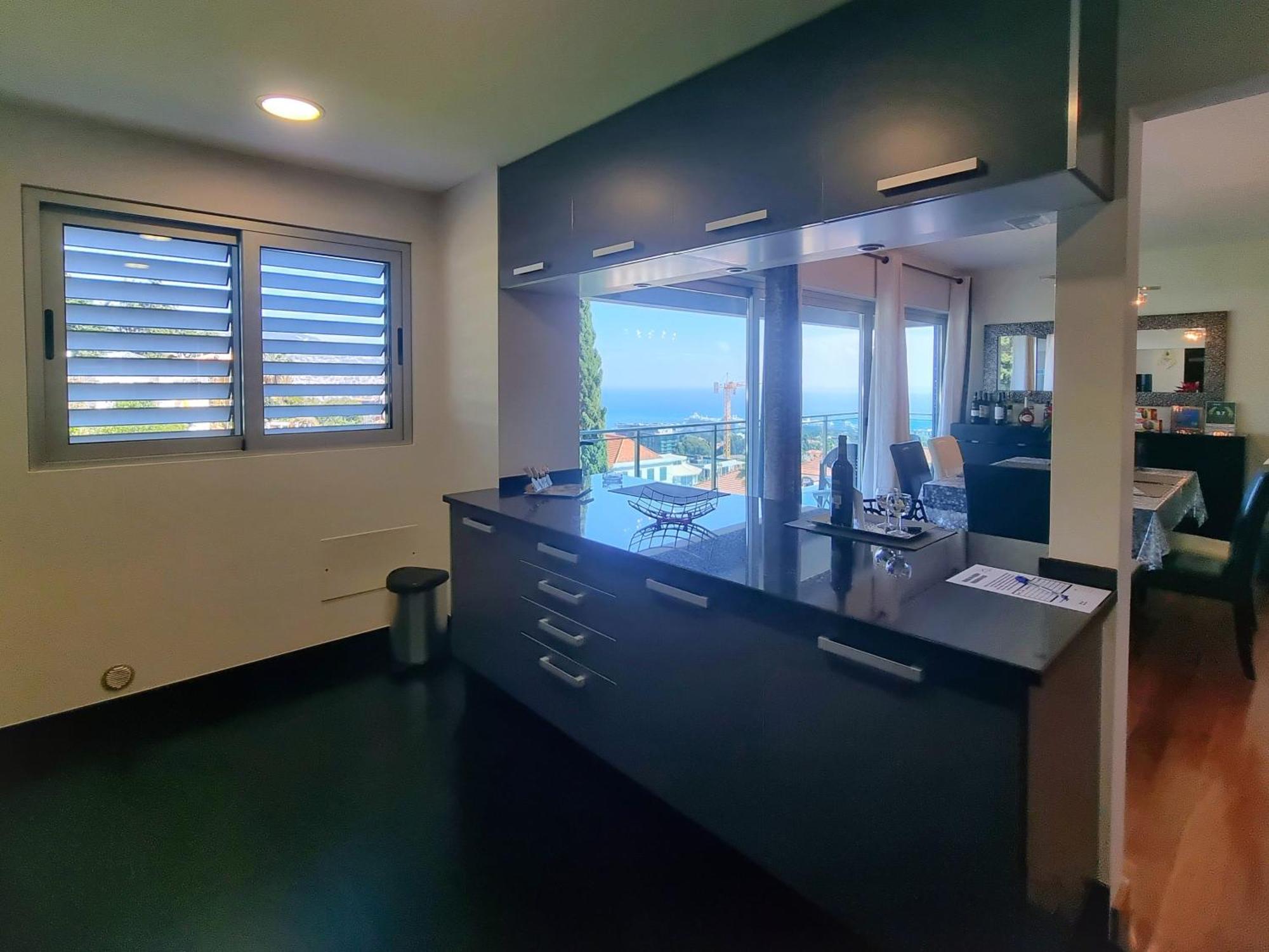 Big Apartment With Ocean Views, Ideal For Groups フンシャル エクステリア 写真