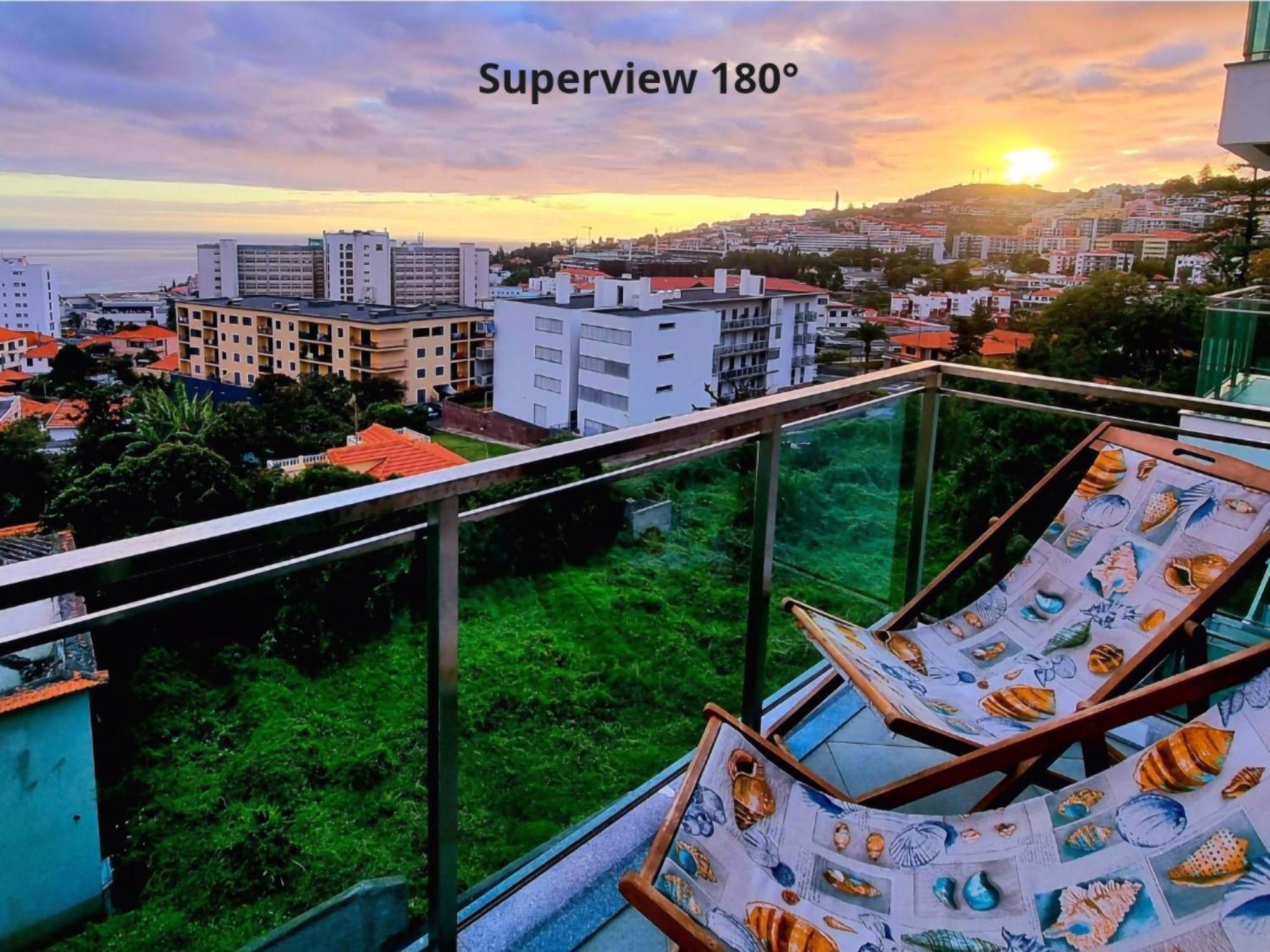 Big Apartment With Ocean Views, Ideal For Groups フンシャル エクステリア 写真