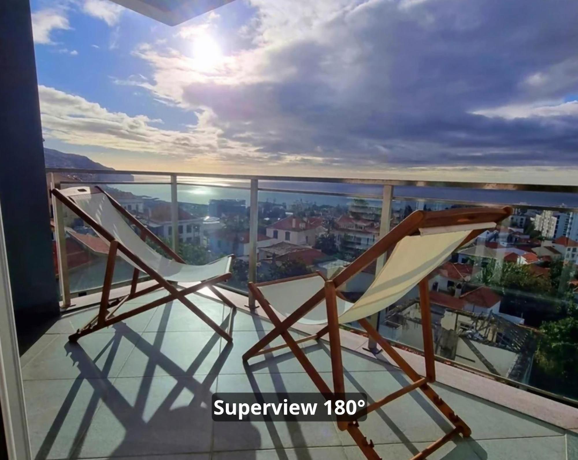 Big Apartment With Ocean Views, Ideal For Groups フンシャル エクステリア 写真