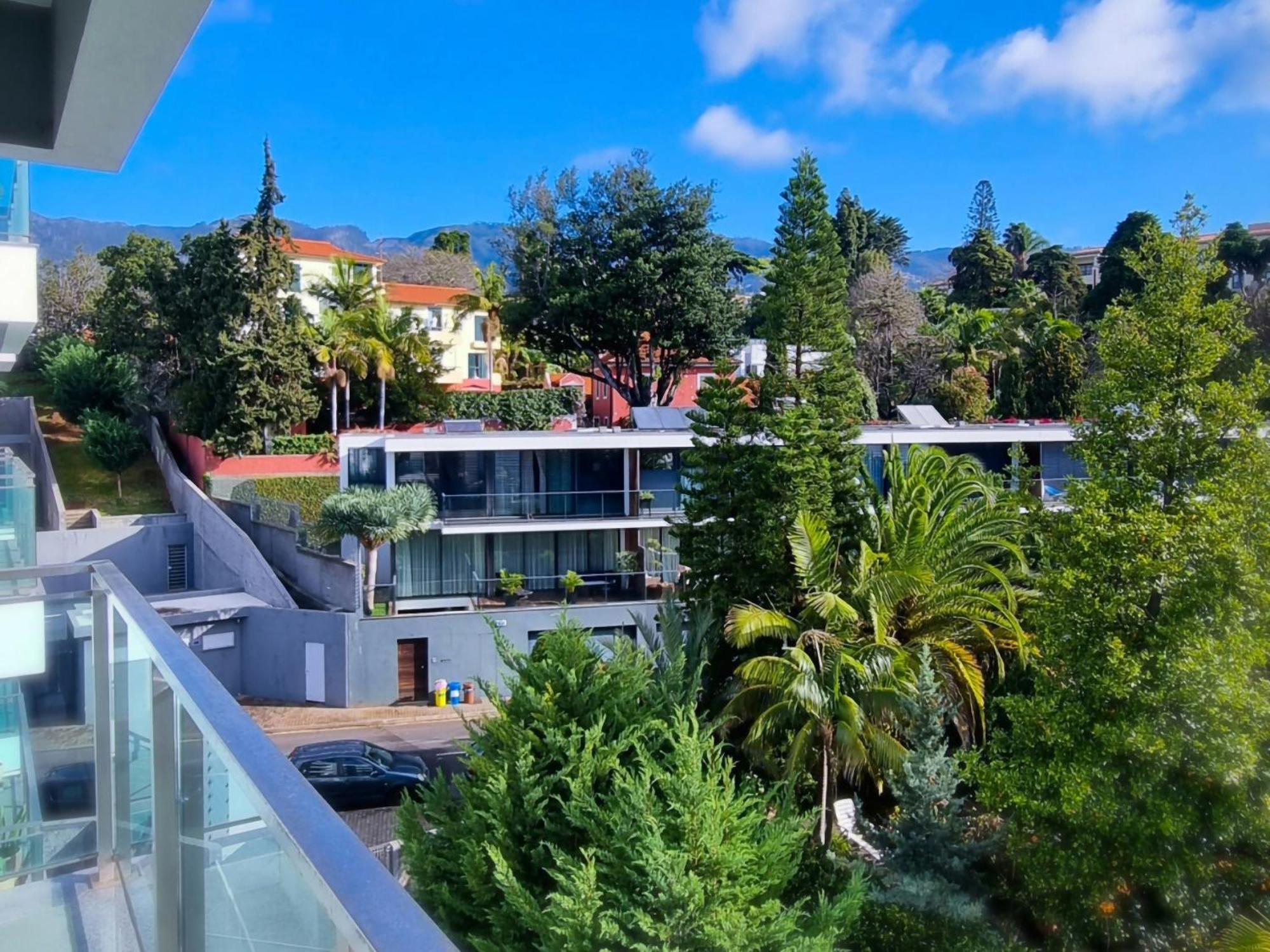 Big Apartment With Ocean Views, Ideal For Groups フンシャル エクステリア 写真